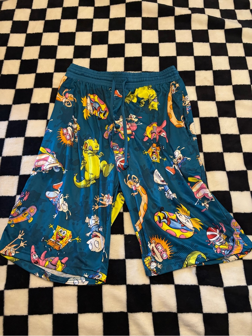 Men’s medium Nickelodeon shorts